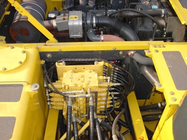 تعمیر انواع پمپ هیدرولیک کوماتسو